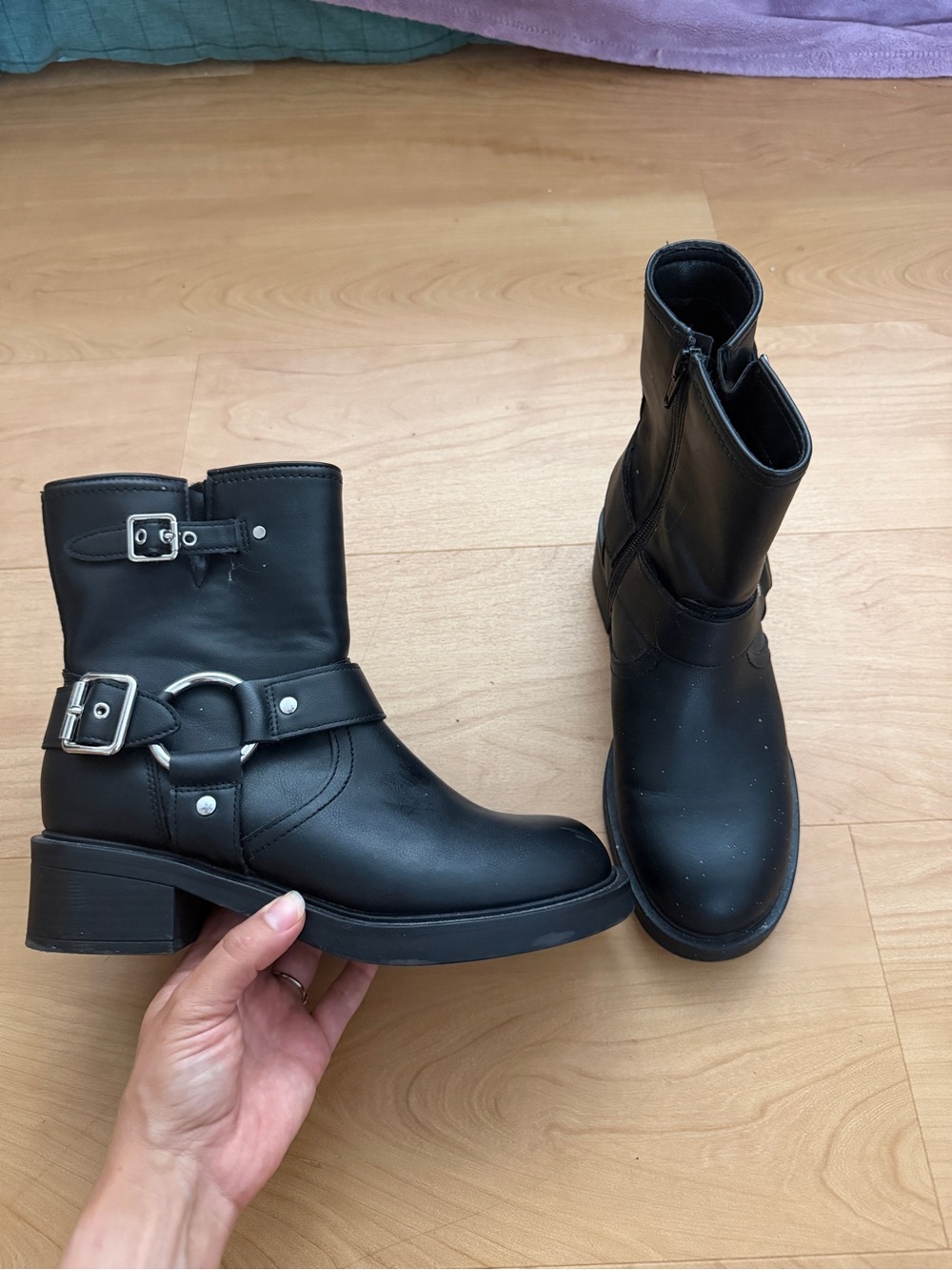 Women's Black Buckle Moto Ankle Boots-size 8.5